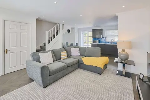 Host Stay Farm Road