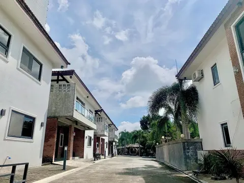 Koregon Hotel & Pool Villas