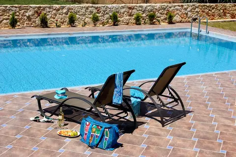Theros Hotel