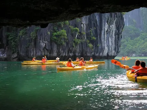 Halong Bay Overnight Cruise
