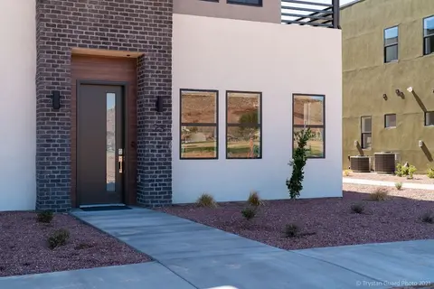 Villa #23 At Bloomington Country Club 4 Bedroom Townhouse by Redawning