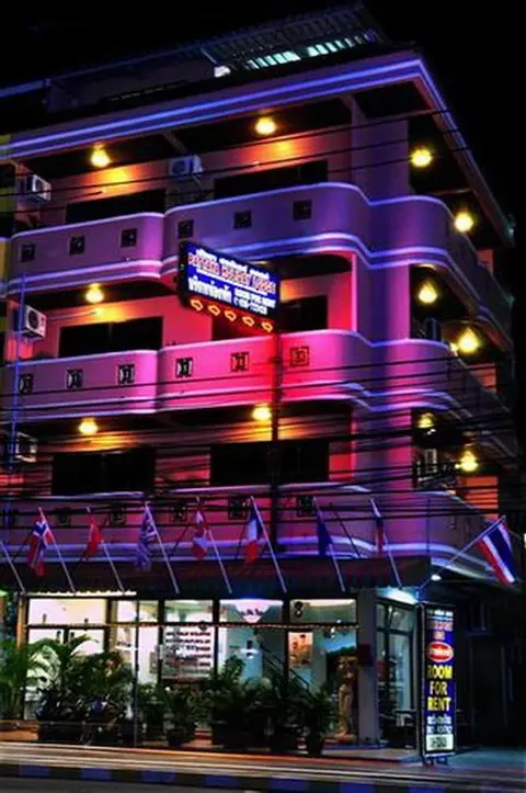Pattaya Holiday Lodge