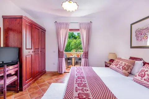 Residence with pool in Sos Alinos