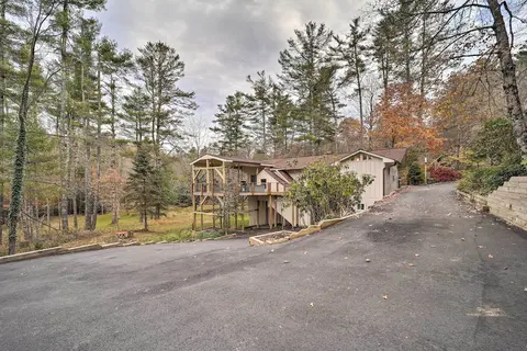 Riverfront Newland Home w/ Pool & Golf Club Access