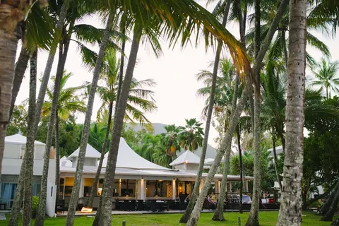 Beachfront Apt In Alamanda Beachfront Resort 25