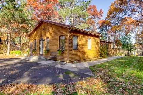 Spacious Cabin on Cross Lake: Treehouse & Sauna!