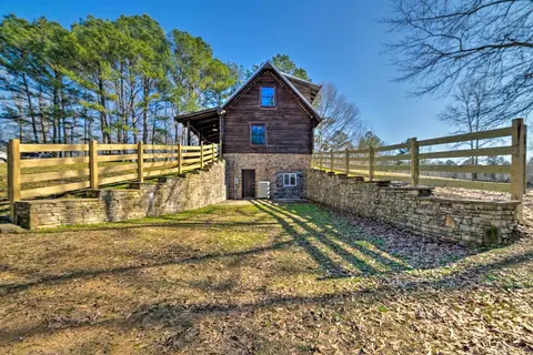Cabin w/ Catch & Release Pond in Hueytown!