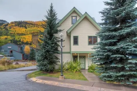 Bachman Village 19 4 Bedroom Holiday home By Accommodations in Telluride