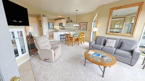 Mt Bachelor Village 332 2 Bedroom Condo