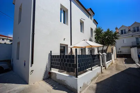 Studio apartments Yucca 2min to the sea