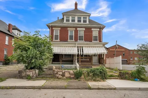 Cozy Renovated 19th Century Home, 5 Min to OSU! 3 Bedroom Home by Paula