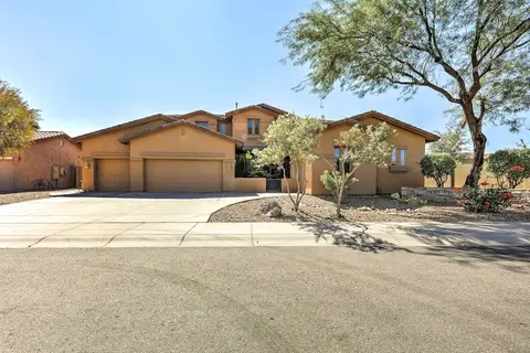 Pool, Fire Pit & Grill: Chandler Oasis!