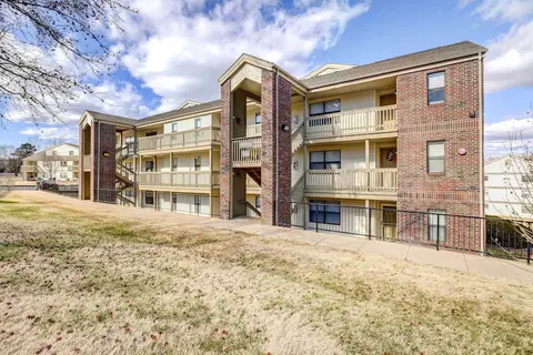 Beautiful Branson Condo w/ Golf + Pool Access!