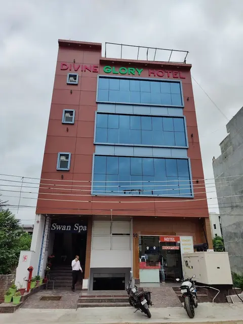 Divine Glory Hotel