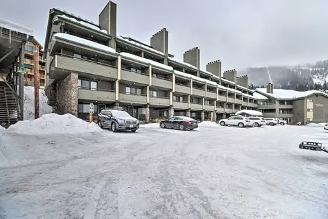 Whitefish Mountain Ski-in/out Condo w/ Views!