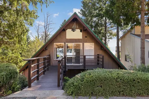 Warm And Cozy Mountain And Lake View Haven 2 Bedroom Cottage by RedAwning