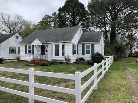 Residential Bungalow 2 Bedroom Home by RedAwning