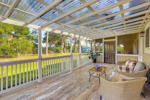 Peaceful Loxahatchee Apartment w/ Covered Porch