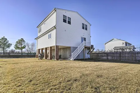 Long Branch Home < 1 Mi to Beach!
