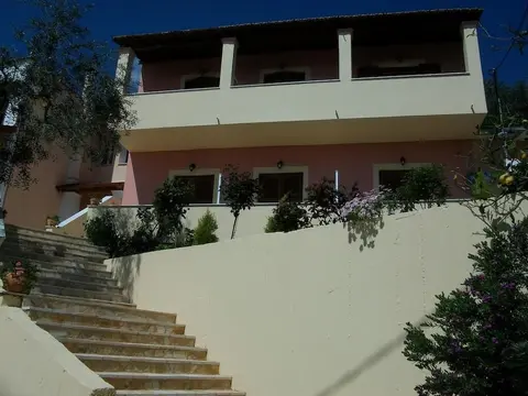 Roza Studios