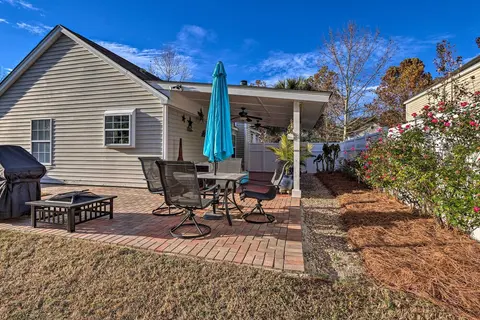 Bluffton Getaway w/ Fenced Yard: 7 Mi to Beach!