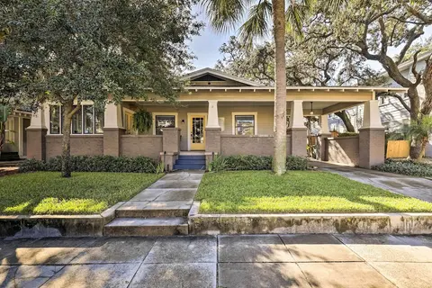 Hyde Park Luxury Studio w/ Prime Location!