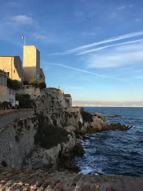 Picasso Apartments