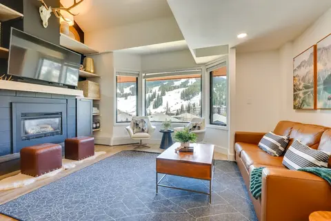 Copper Mountain Vacation Rental: Walk to Ski Lift!