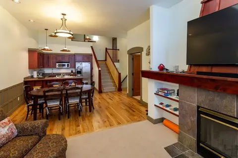 7301- Three Bedroom Deluxe Crossings Townhomes 3 Townhouse