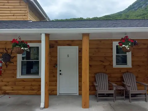 The Carter Lodge On The River