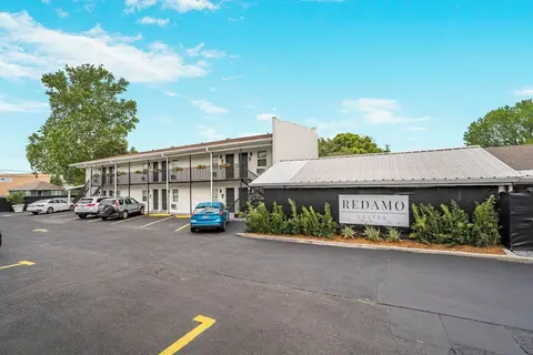 Redamo Suites