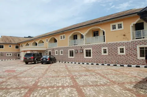 Allan Keri Hotel And Suites