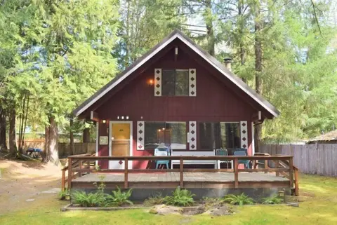 Papa`s Packwood Cabin