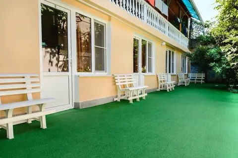 Laura Guest House