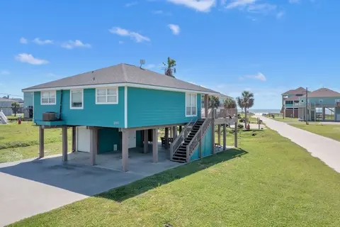Windsical Escape 2 Bedroom Home by RedAwning