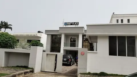 Hans Place Hotel
