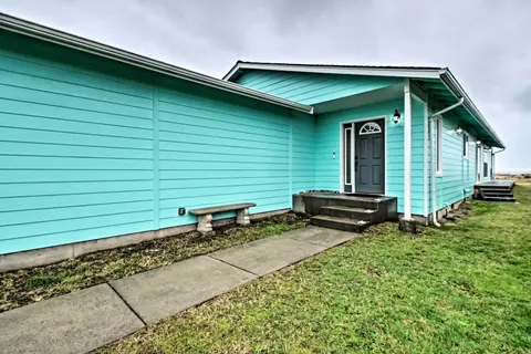 Beachfront Westport Home w/ Deck!