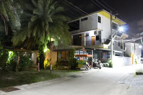 B Happy Resort