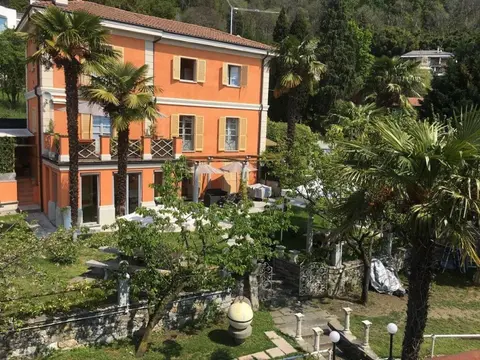 Gelsomino 3 Apartment Located in Front of the Lake