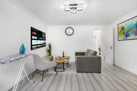 Fast Wi-fi Free Parking 10 Mins to City Centre