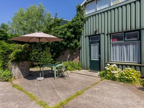 Peaceful Retreat Near Zeeland Beach