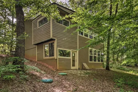The Wishing Well Cabin w/ Pool Table & Firepit!
