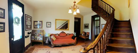 Main Street Bed & Breakfast Established in 1810