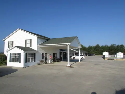 Douglas Inn & Suites