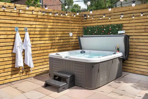 Beautiful 2-bed Cottage Near Carlisle With Hot Tub