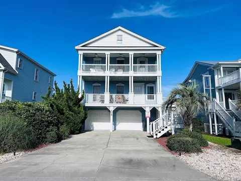 Pirates Paradise 3 Bedroom Home by RedAwning