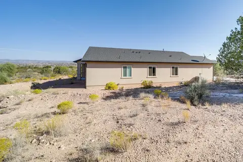 Hiker's Retreat w/ Furnished Patio in Rimrock!
