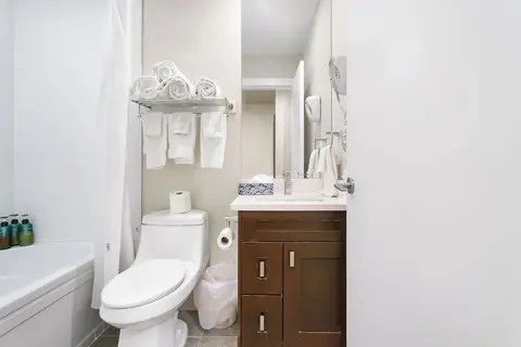 3BR Lakeside Penthouse Retreat