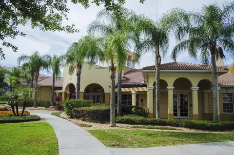 3BD 2BA Sleeps 8 Platinum RVC30203 Bedroom RHOF