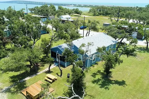 Pier Heaven 6031abc 9 Bedroom Home by RedAwning